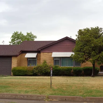 Buy this 2 bed house on 29 Northwest 28th Street in Lawton, OK 73505