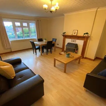 Rent this 4 bed townhouse on 17 Boundary Crescent in Beeston, NG9 2QY