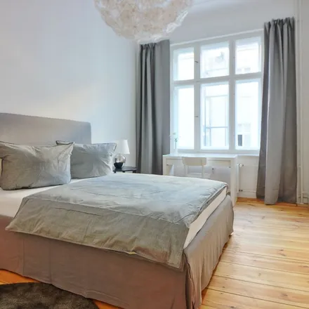 Rent this 3 bed apartment on Raumerstraße 28 in 10437 Berlin, Germany