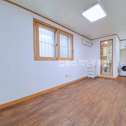 Rent this studio apartment on 서울특별시 관악구 봉천동 196-341