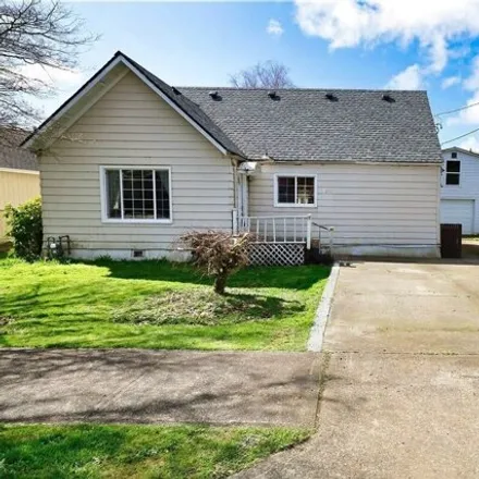 Buy this 4 bed house on 2035 Broadway Avenue in Woodlawn, Hoquiam
