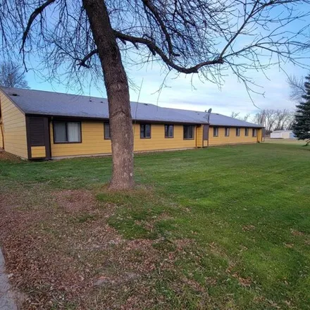 Buy this 2studio house on 694 Lewis Avenue in Larimore, Grand Forks County