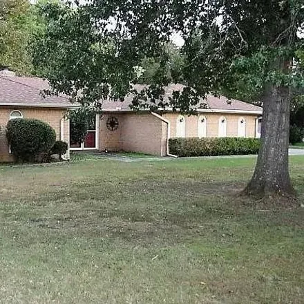 Buy this 3 bed house on South 62nd in Fort Smith, AR 72903