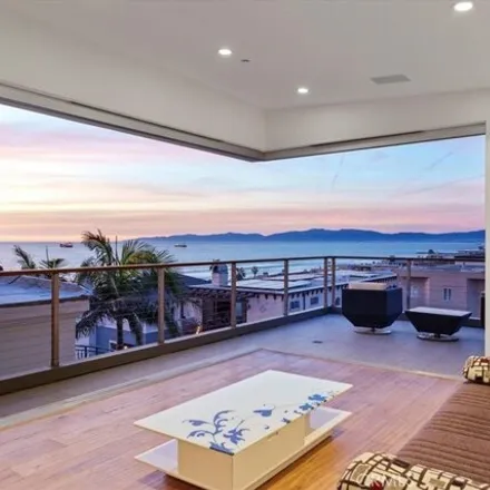 Image 1 - 228 31st Street, Manhattan Beach, CA 90266, USA - House for rent