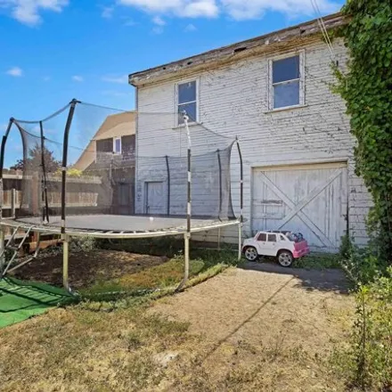 Image 2 - 845 Isabella Street, Oakland, CA 94617, USA - House for sale