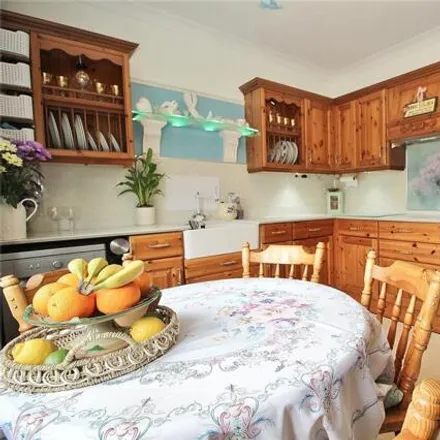 Image 4 - Salvington Hill, Worthing, BN13 3BB, United Kingdom - House for sale