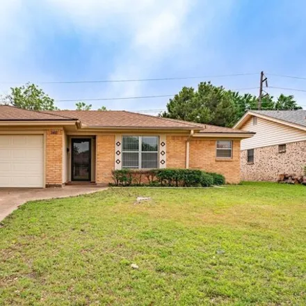 Buy this 3 bed house on 2419 South 38th Street in Abilene, TX 79605