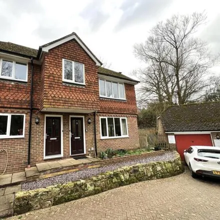 Rent this 3 bed room on Millstream Close in Ashurst, TN3 9TF
