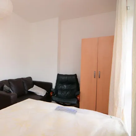 Rent this 4 bed room on Grenada House in Limehouse Causeway, Canary Wharf