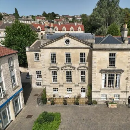 Buy this 6 bed townhouse on Kingston House in 9 Kingston Road, Bradford-on-Avon