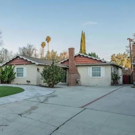 Rent this 3 bed house on Smart & Final in Mariano Street, Los Angeles
