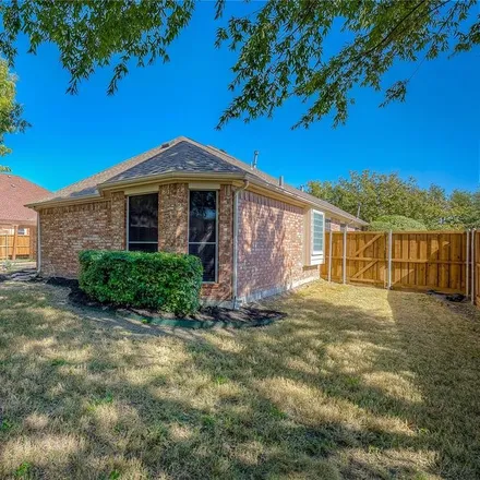 Image 3 - 7901 Troon Drive, Rowlett, TX 75089, USA - House for sale