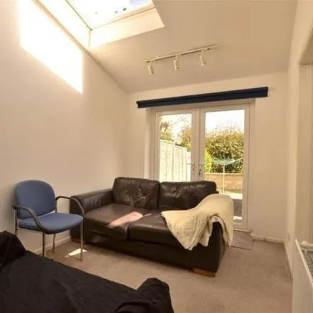 Image 7 - Stanway Close, Bath, BA2 2UR, United Kingdom - Townhouse for rent