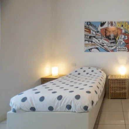 Rent this 3 bed room on Via Fratelli Leonardo Ed Ernesto Bazzaro 12 in 20128 Milan MI, Italy