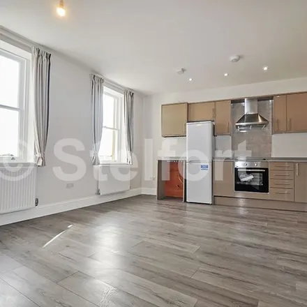 Image 5 - AA Gold, Grafton Road, London, NW5 4AY, United Kingdom - Apartment for rent