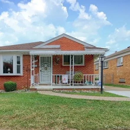 Buy this 3 bed house on 6228 North Highland Avenue in Dearborn Heights, MI 48128