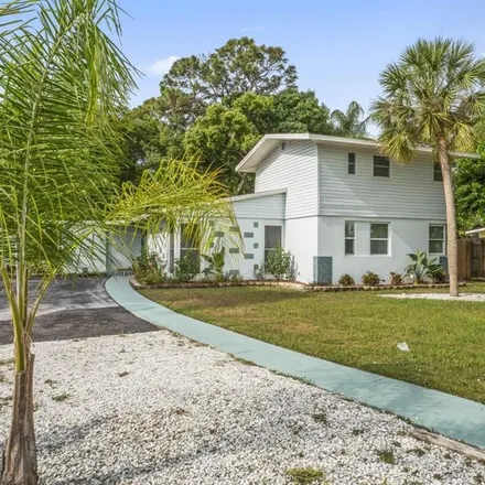 Rent this 3 bed house on 415 Venetian Drive in Clearwater, FL 33755