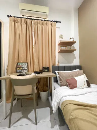 Rent this 1 bed apartment on 3M Minimart in Persiaran Surian, Mutiara Damansara
