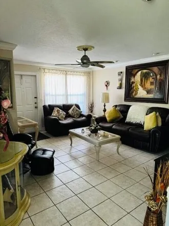 Image 8 - 1546 Southeast Dewberry Court, Port Saint Lucie, FL 34952, USA - House for sale