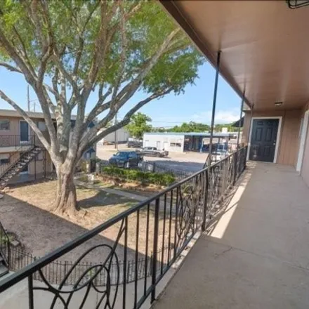 Image 7 - 689 East Mulberry Street, Angleton, TX 77515, USA - Apartment for rent