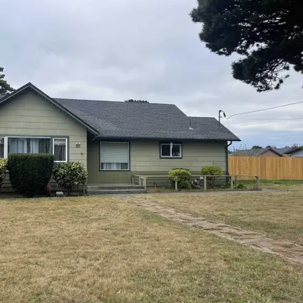 Buy this 2 bed house on 513 Glenn Street in Del Norte County, CA 95531