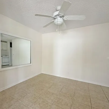 Image 7 - Atlantic Avenue, Palm Beach Shores, Palm Beach County, FL 33404, USA - Apartment for rent