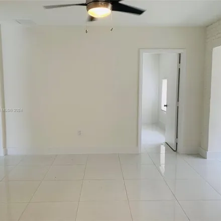 Image 4 - 1880 Northeast 157th Terrace, North Miami Beach, FL 33162, USA - House for rent