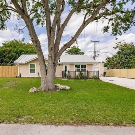 Rent this 3 bed house on 9093 Banquet Way in Palm Beach County, FL 33467