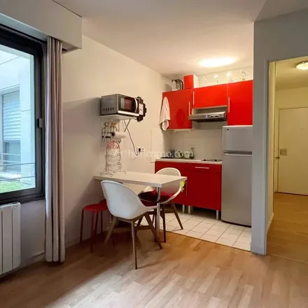 Rent this 1 bed apartment on 19 Avenue Foch in 94340 Joinville-le-Pont, France