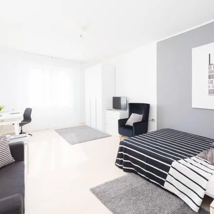 Rent this 5 bed apartment on Edicola Cartoleria Marlene in Via Curzola, 35134 Padua Province of Padua