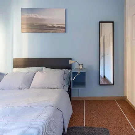 Rent this 5 bed room on Via Alberto Menarini in 8h, 40122 Bologna BO