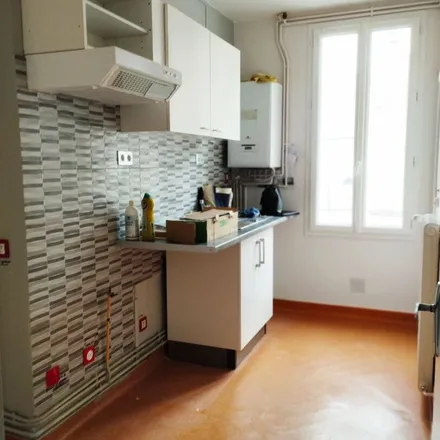 Rent this 2 bed apartment on Alimentation Générale in Rue Saint-Étienne, 76400 Fécamp