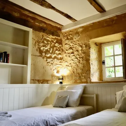 Rent this 3 bed house on 24550 Villefranche-du-Périgord