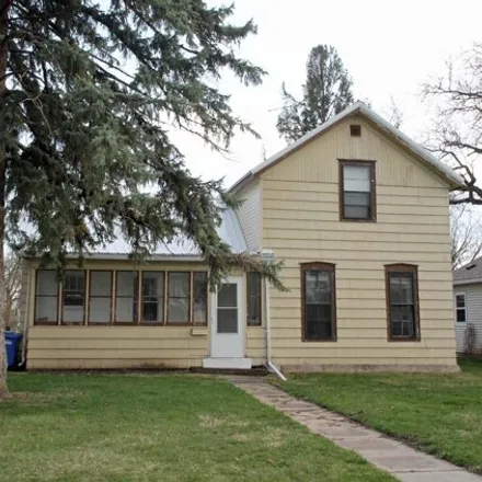 Buy this 3 bed house on 944 East Bremer Avenue in Waverly, IA 50677