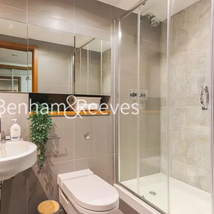 Image 3 - Lanson Building, 348 Queenstown Road, London, SW11 8QQ, United Kingdom - Apartment for rent