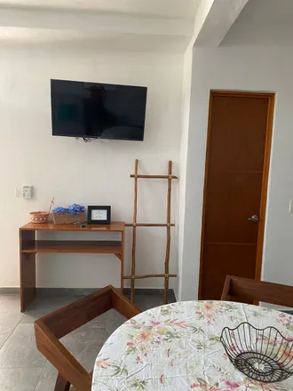 Rent this studio apartment on Calle Chacmuctún in 77507 Cancún, ROO