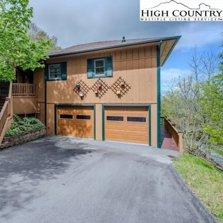 Buy this 3 bed house on 110 Tangle Lane in Seven Devils, Avery County