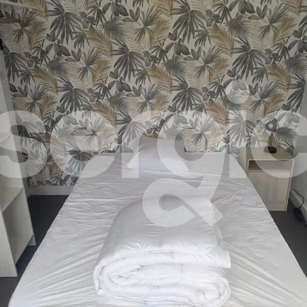 Rent this 4 bed apartment on Direction des Parcs in Jardins et Paysages, 20 Boulevard de Lavoisier