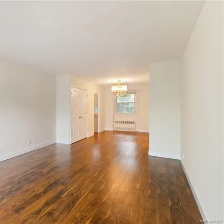 Image 6 - 5700 Arlington Avenue, New York, NY 10471, USA - Condo for sale