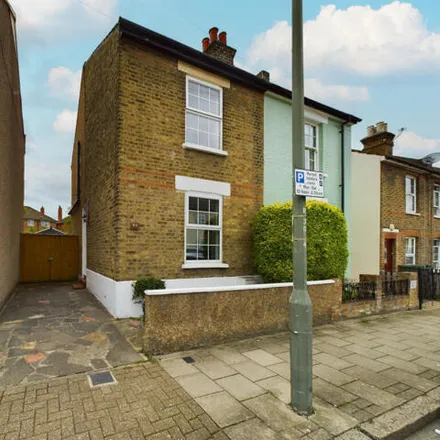 Rent this 3 bed duplex on Recreation Road in Bromley Park, London