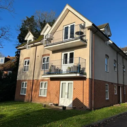Rent this 2 bed apartment on Heatherley Road in Camberley, GU15 3LY