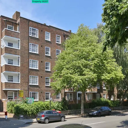Rent this 3 bed apartment on 95 Hazellville Road in London, N19 3NB