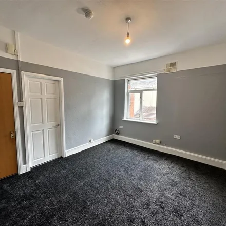 Image 3 - Lonsdale Road, Goldthorn Hill, WV3 0DY, United Kingdom - Apartment for rent