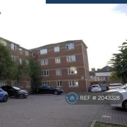 Image 2 - 1-16 Edward Court, Halimote Road, Aldershot, GU11 1JP, United Kingdom - Apartment for rent