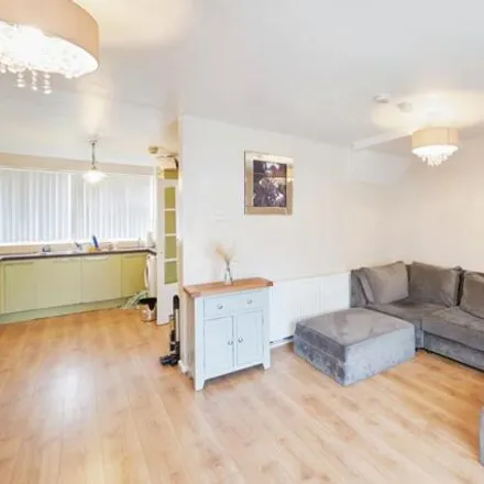 Image 2 - 41 Haven Drive, Tyseley, B27 7TW, United Kingdom - Townhouse for sale