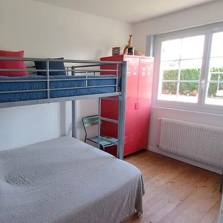 Rent this 3 bed house on 33340 Gaillan-en-Médoc