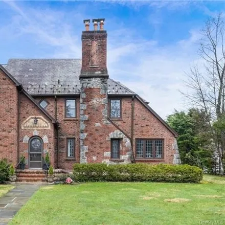 Rent this 6 bed house on 35 Broadfield Road in Victory Park, City of New Rochelle