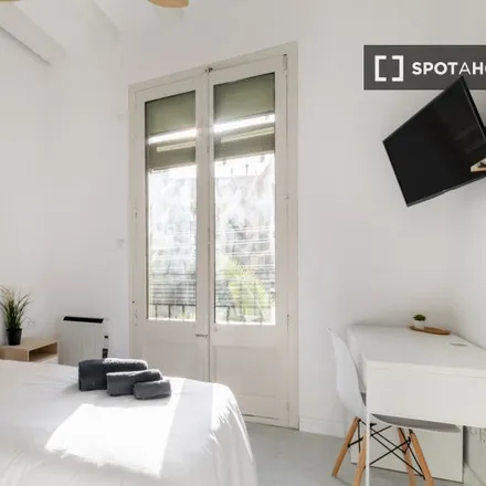 Rent this 5 bed room on Plaça de Milans in 08001 Barcelona, Spain