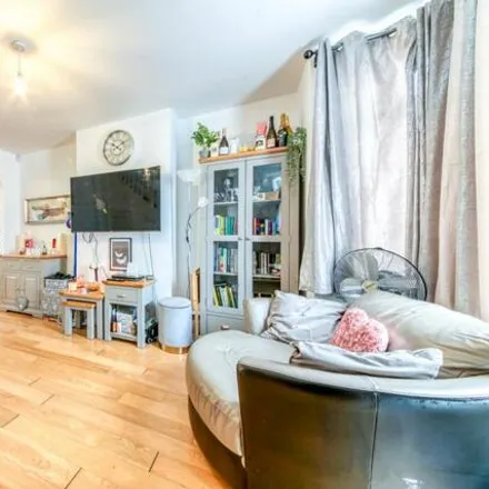 Image 2 - Wentworth Road, London, CR0 3JL, United Kingdom - Townhouse for sale