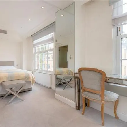 Image 5 - Curzonfield House, 42-43 Curzon Street, London, W1J 7UF, United Kingdom - Apartment for rent